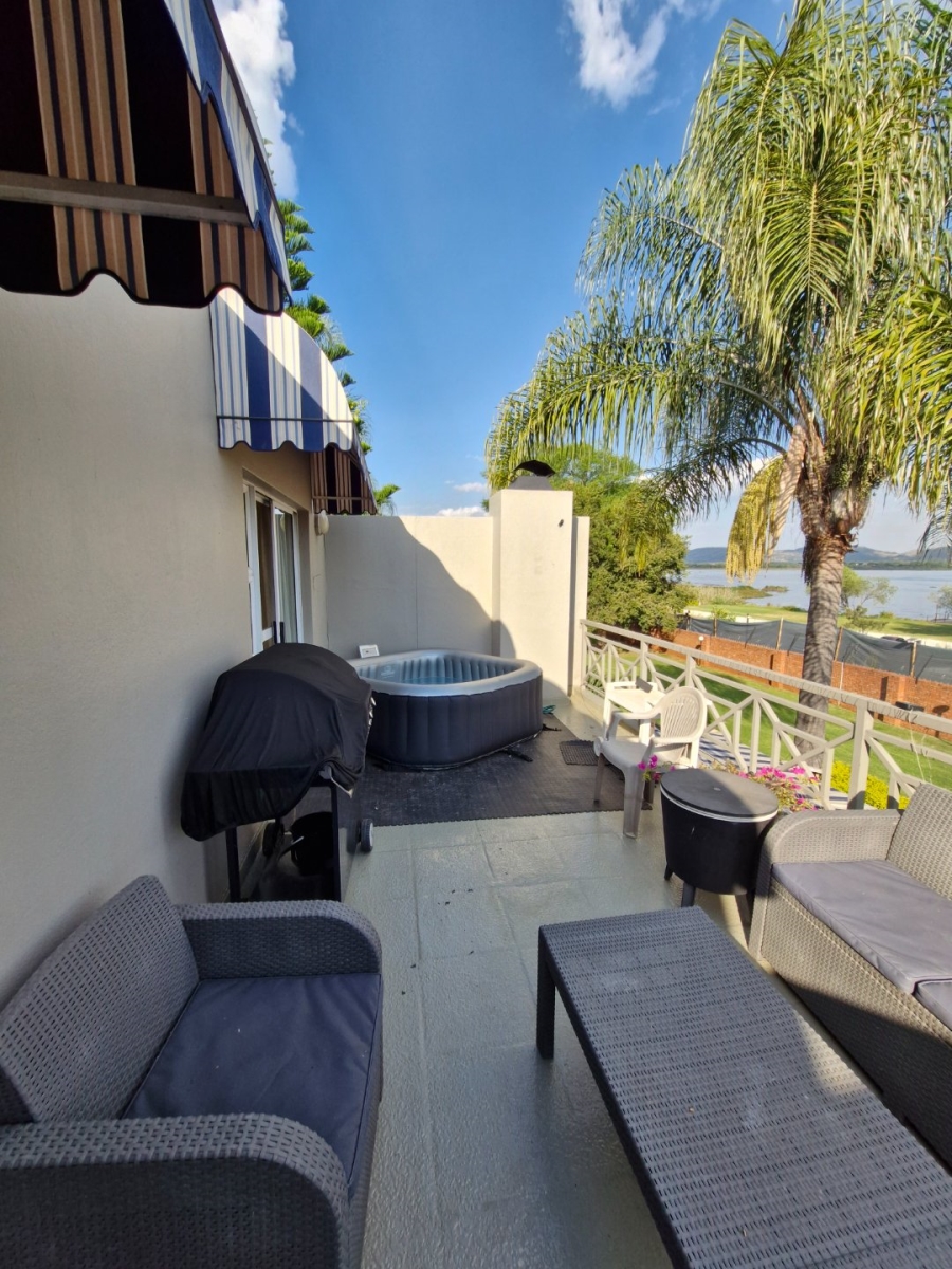 4 Bedroom Property for Sale in Caribbean Beach Club North West